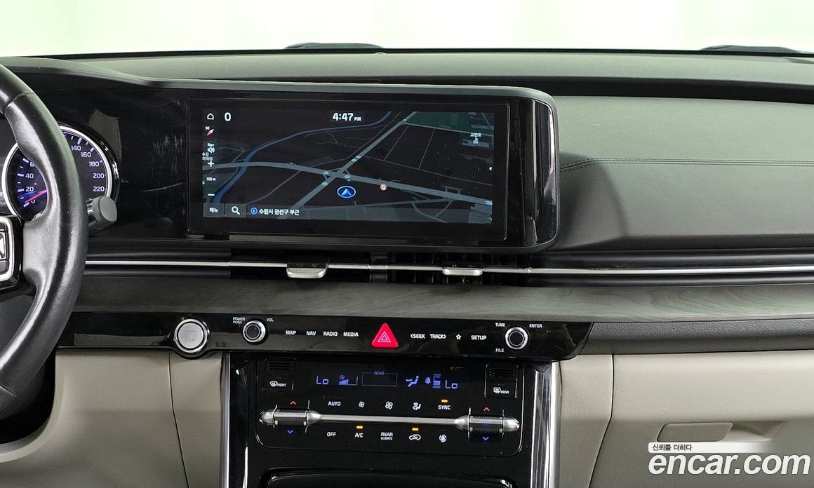 Kia Carnival 9-Seater Noblesse