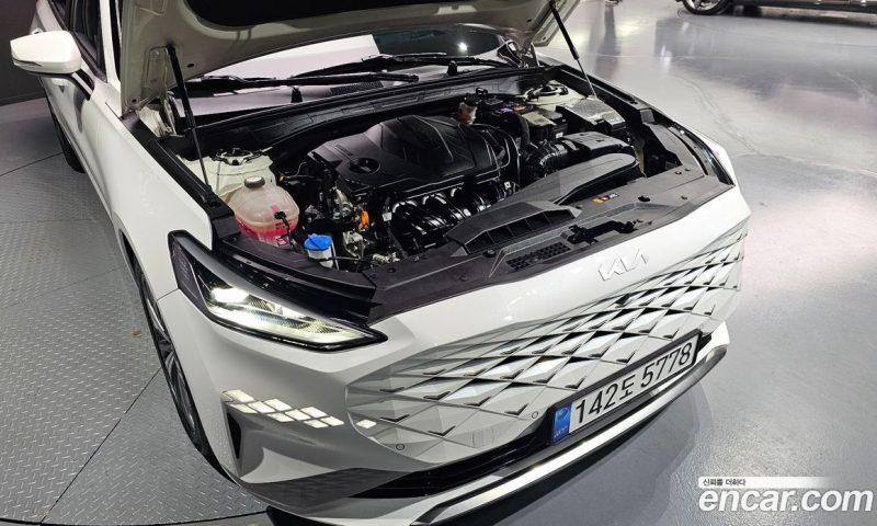 Kia K8 2.5 Gasoline 2WD