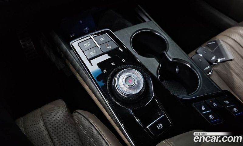 Kia K8 2.5 Gasoline 2WD