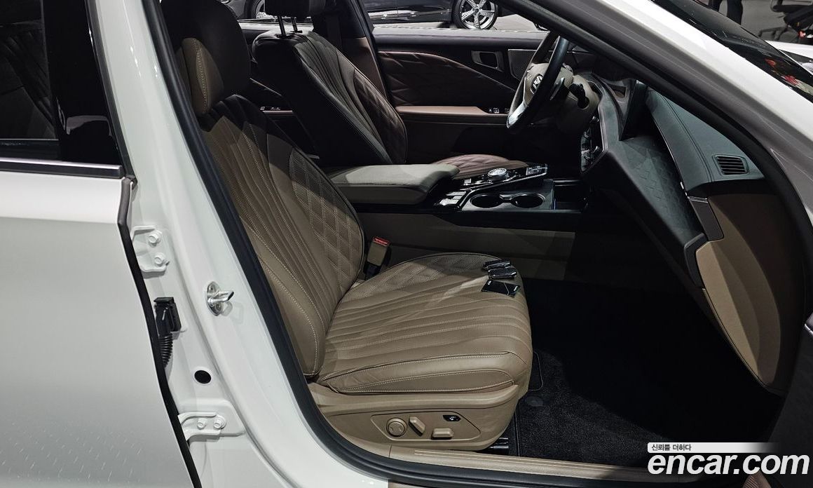 Kia K8 2.5 Gasoline 2WD