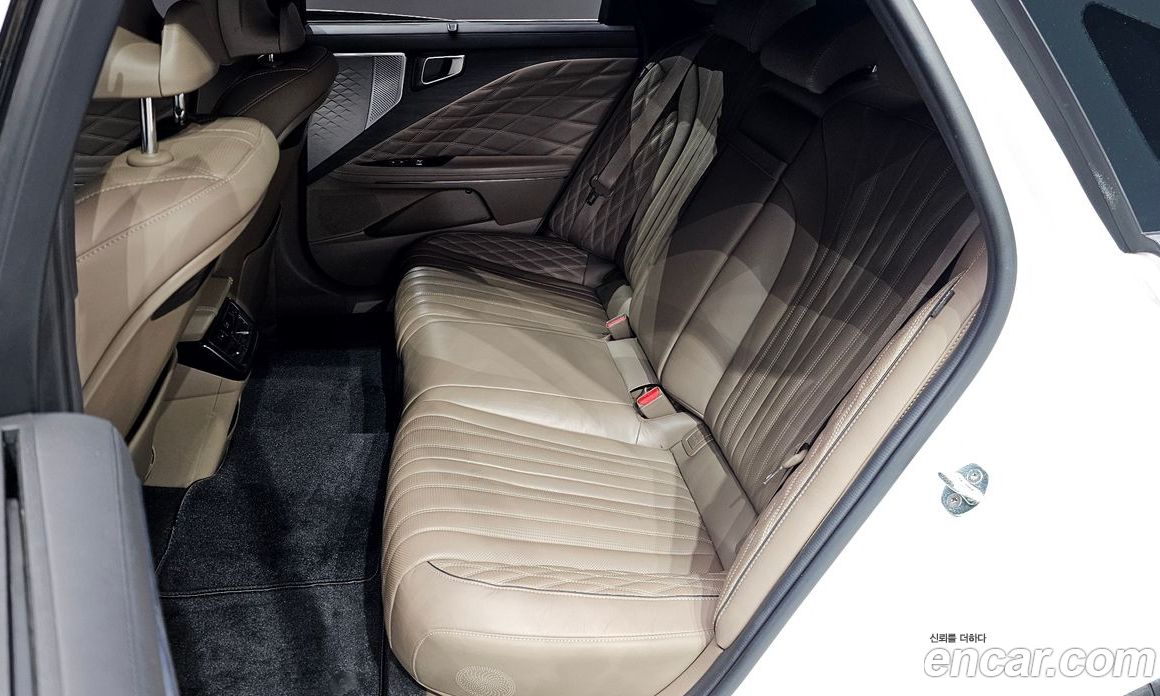 Kia K8 2.5 Gasoline 2WD