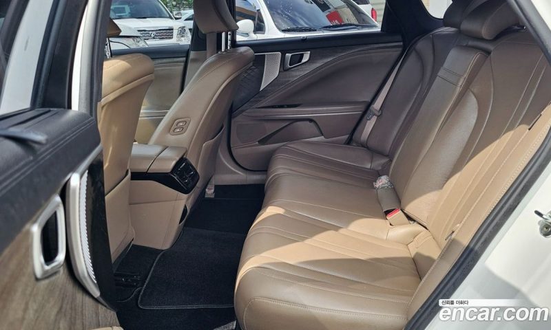 Kia K8 2.5 Gasoline 2WD