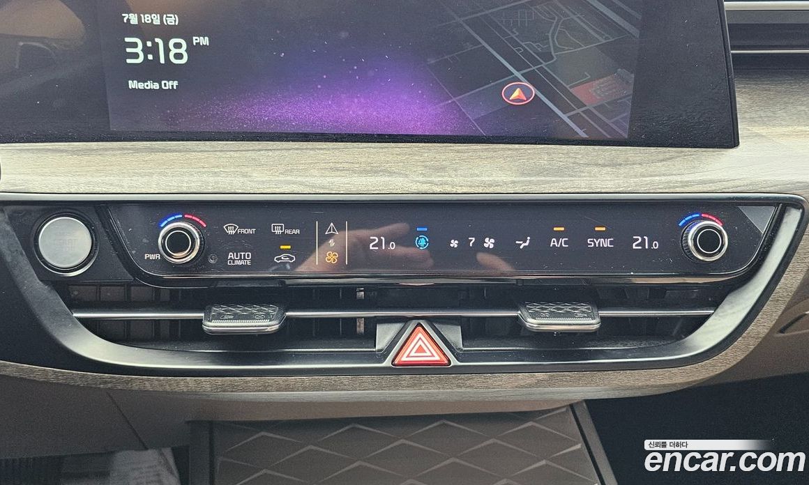 Kia K8 2.5 Gasoline 2WD