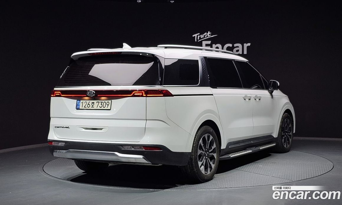 Kia Carnival 9-Seater Signature