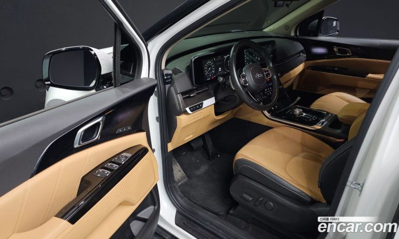 Kia Carnival 9-Seater Signature