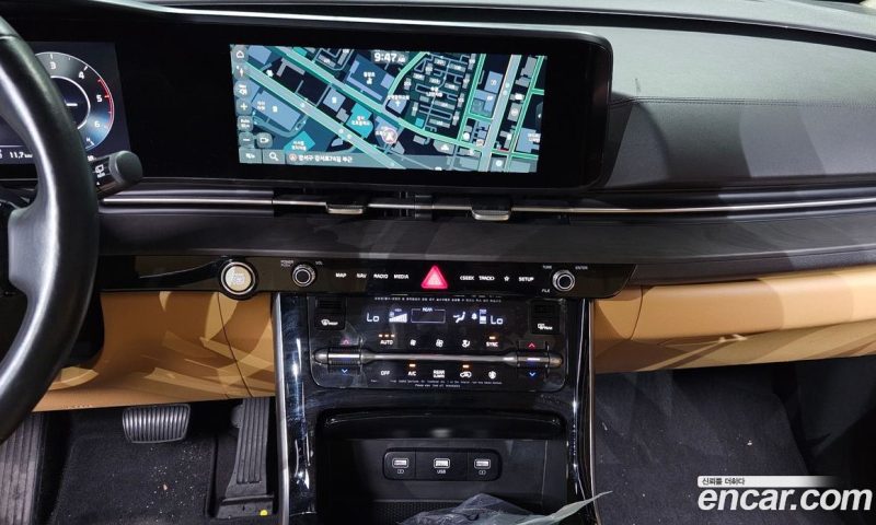 Kia Carnival 9-Seater Signature