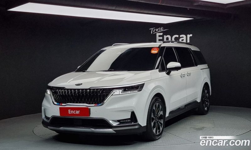 Kia Carnival 9-Seater Noblesse
