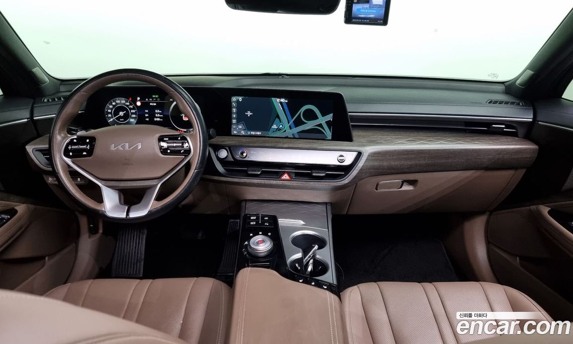 Kia K8 2.5 Gasoline 2WD