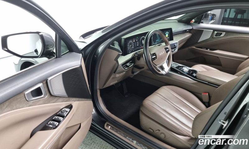 Kia K8 2.5 Gasoline 2WD