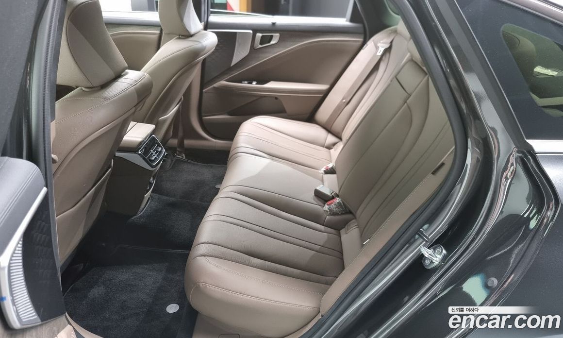 Kia K8 2.5 Gasoline 2WD