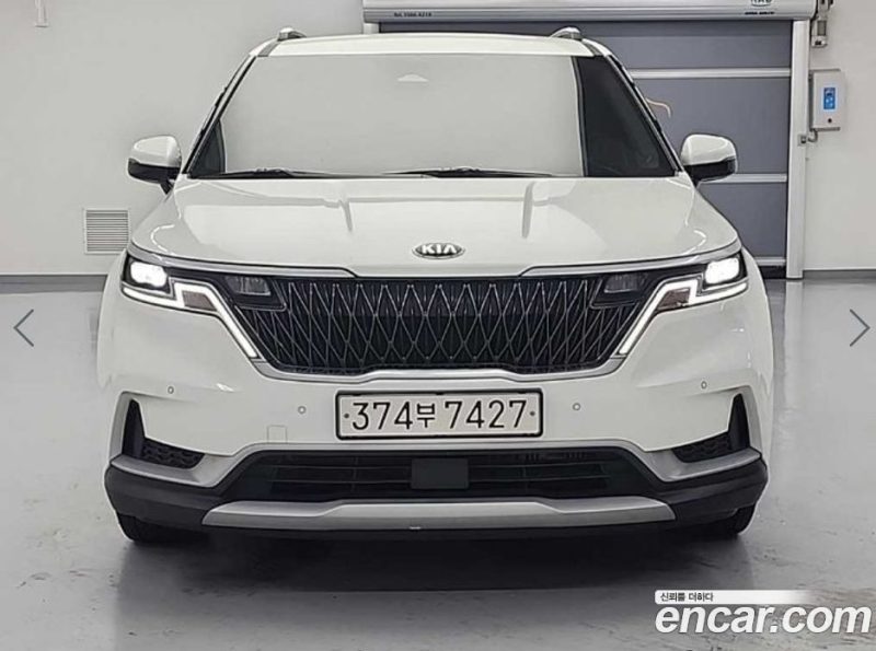 Kia Carnival 9-Seater Prestige