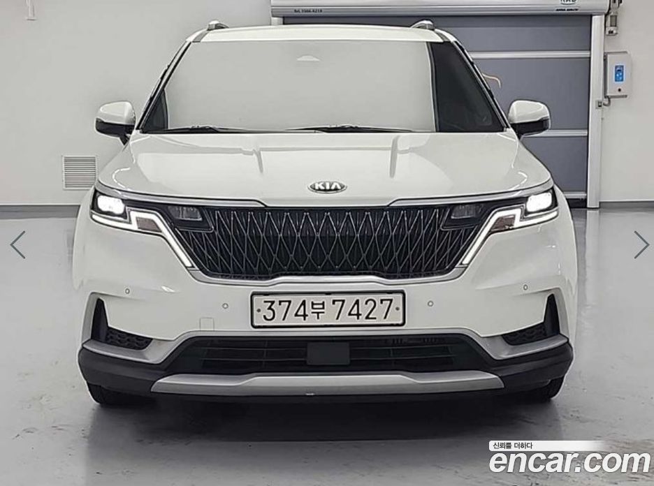 Kia Carnival 9-Seater Prestige