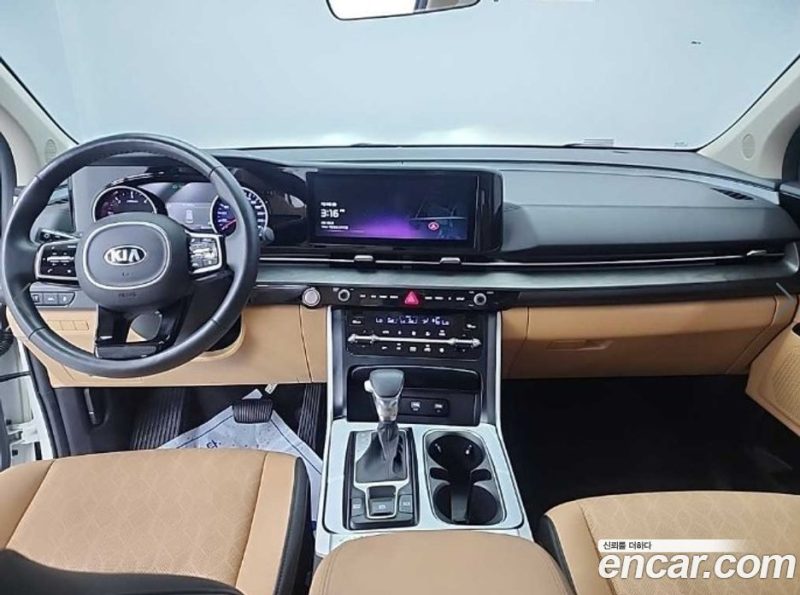 Kia Carnival 9-Seater Prestige