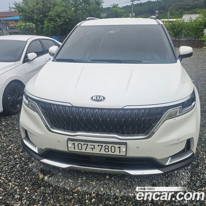 Kia Carnival 9-Seater Noblesse