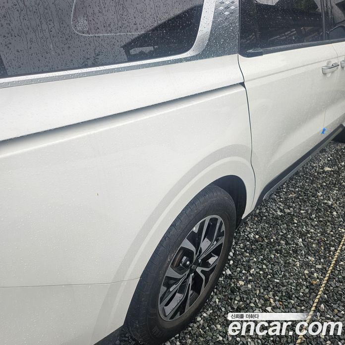 Kia Carnival 9-Seater Noblesse