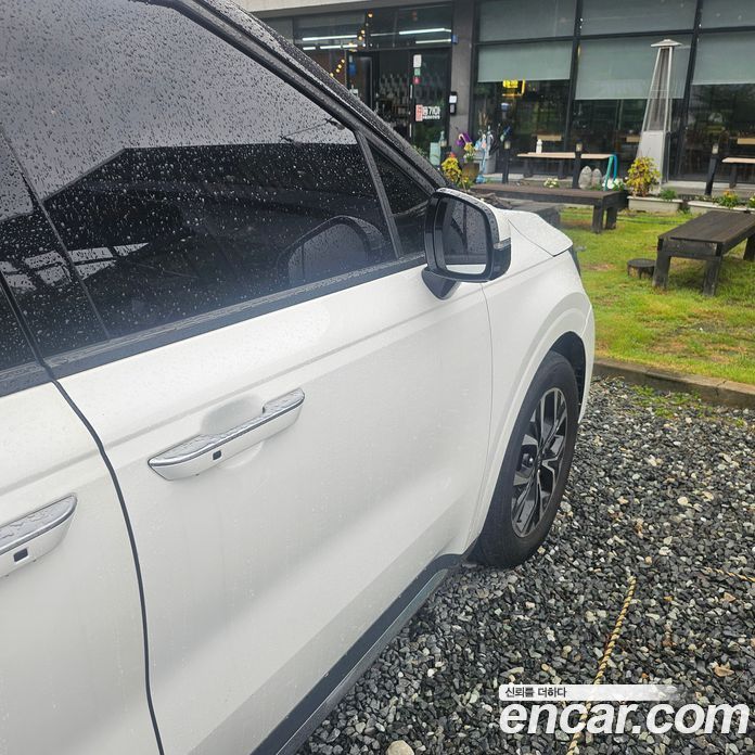 Kia Carnival 9-Seater Noblesse