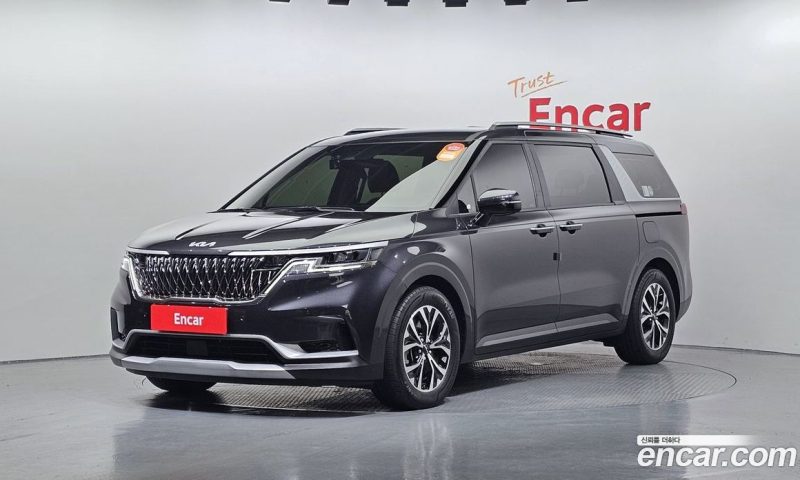 Kia Carnival 9-Seater Prestige