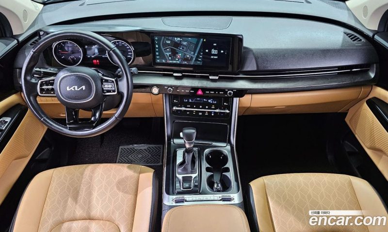 Kia Carnival 9-Seater Prestige