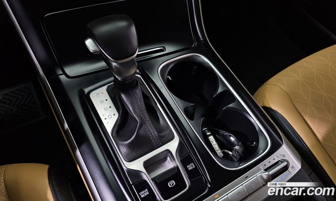 Kia Carnival 9-Seater Prestige