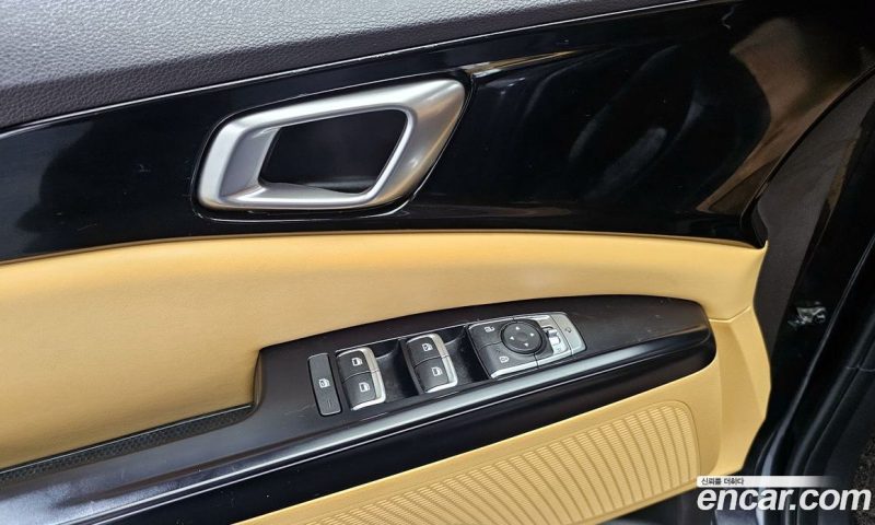 Kia Carnival 9-Seater Prestige