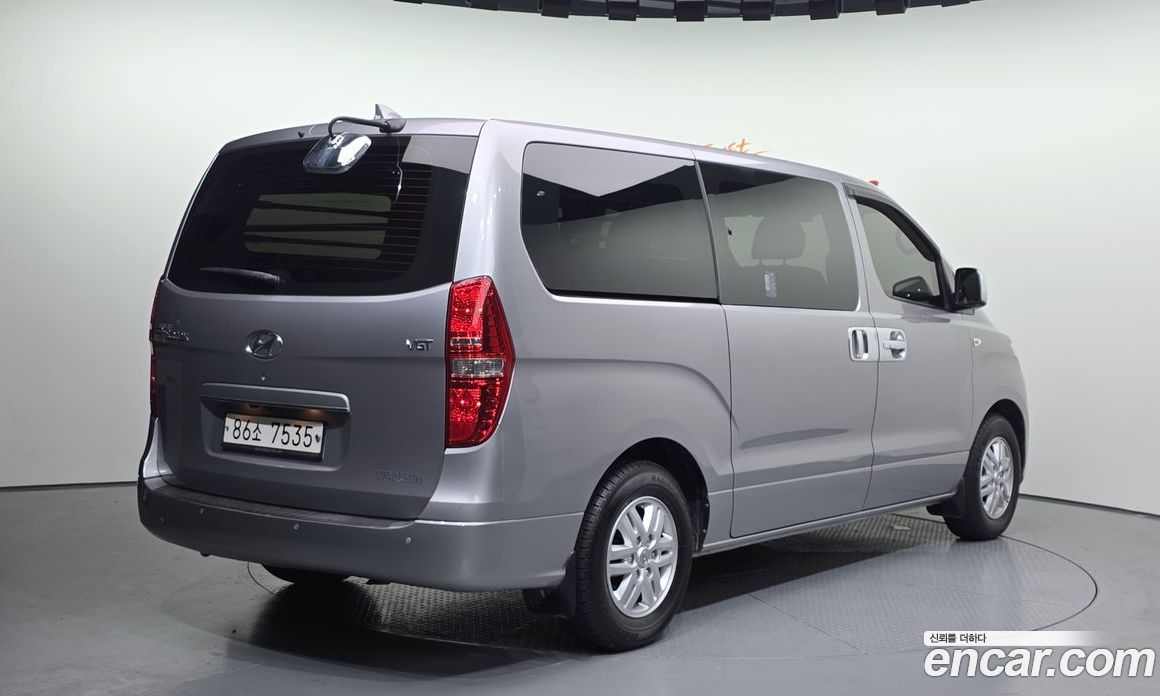 Hyundai Starex Van 5-Seater