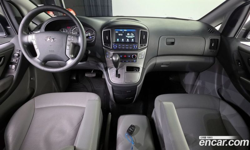 Hyundai Starex Van 5-Seater