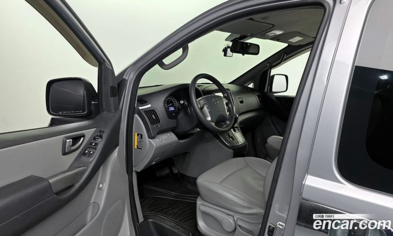 Hyundai Starex Van 5-Seater