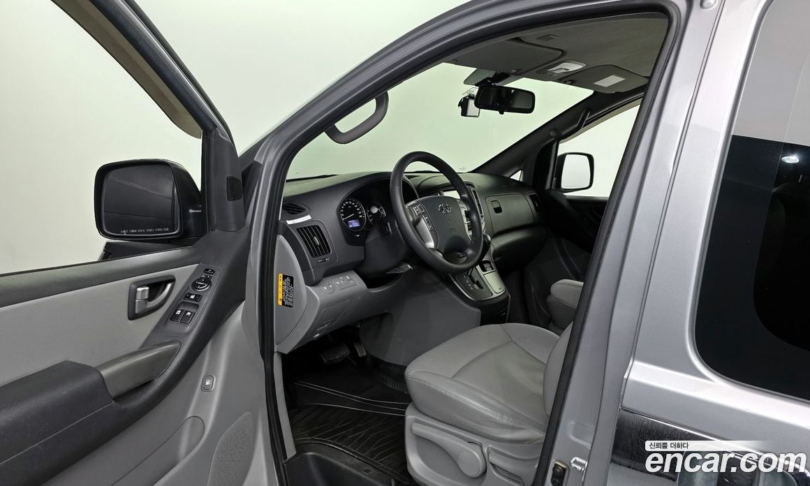 Hyundai Starex Van 5-Seater