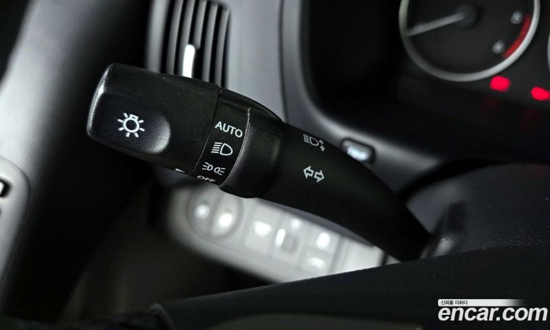 Hyundai Starex Van 5-Seater