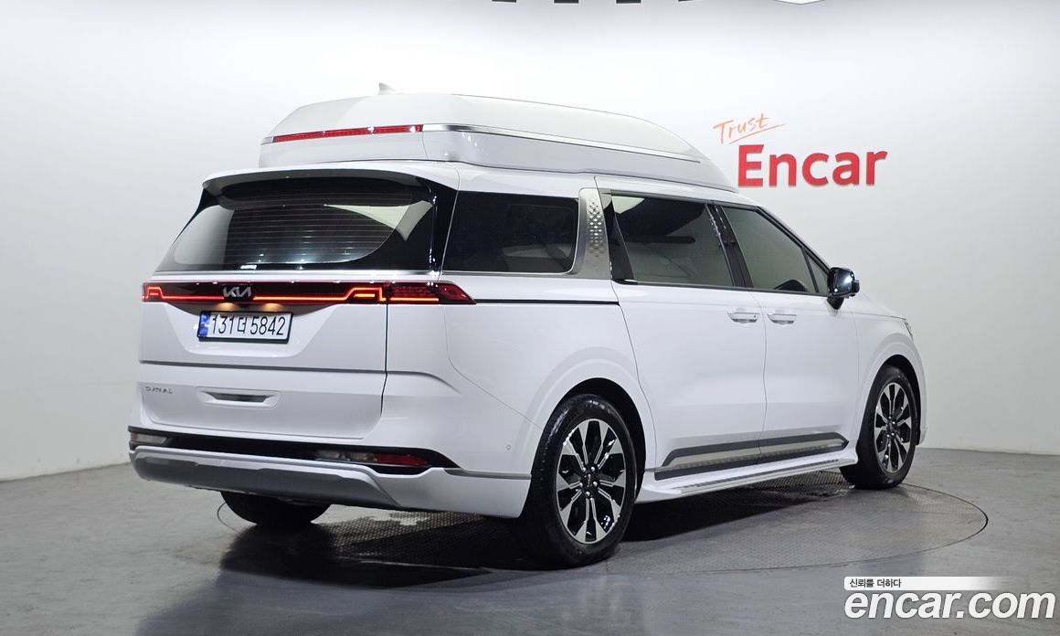 Kia Carnival 9-Seater Hi-Limousine