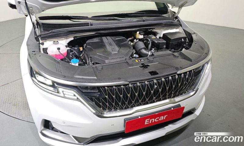 Kia Carnival 9-Seater Hi-Limousine