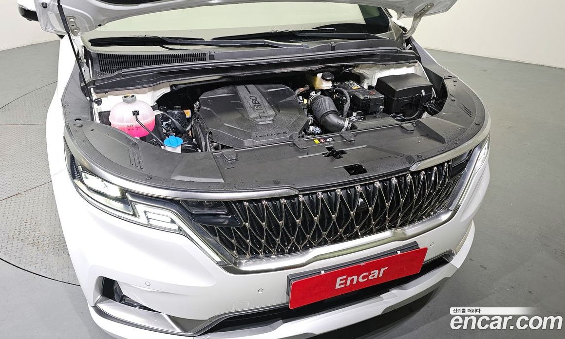 Kia Carnival 9-Seater Hi-Limousine