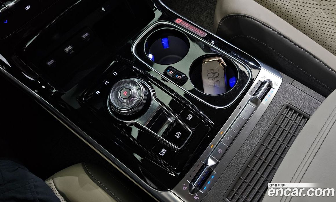 Kia Carnival 9-Seater Hi-Limousine