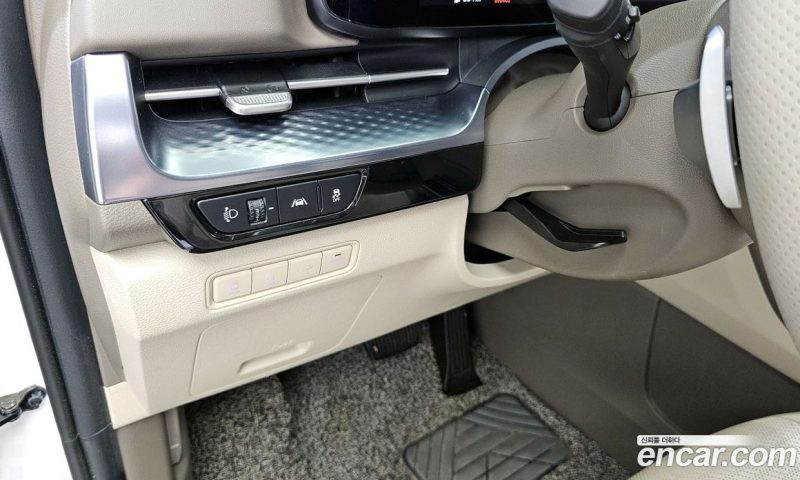 Kia Carnival 9-Seater Hi-Limousine