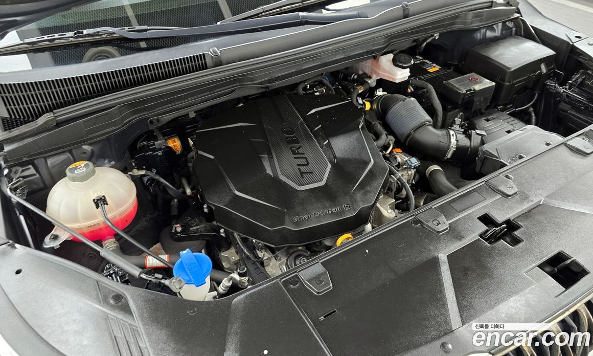 Kia Carnival 11-Seater Noblesse