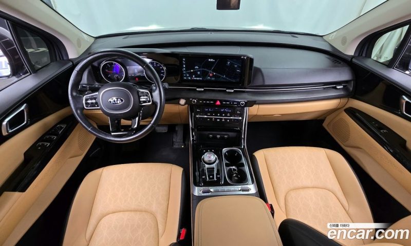 Kia Carnival 11-Seater Noblesse