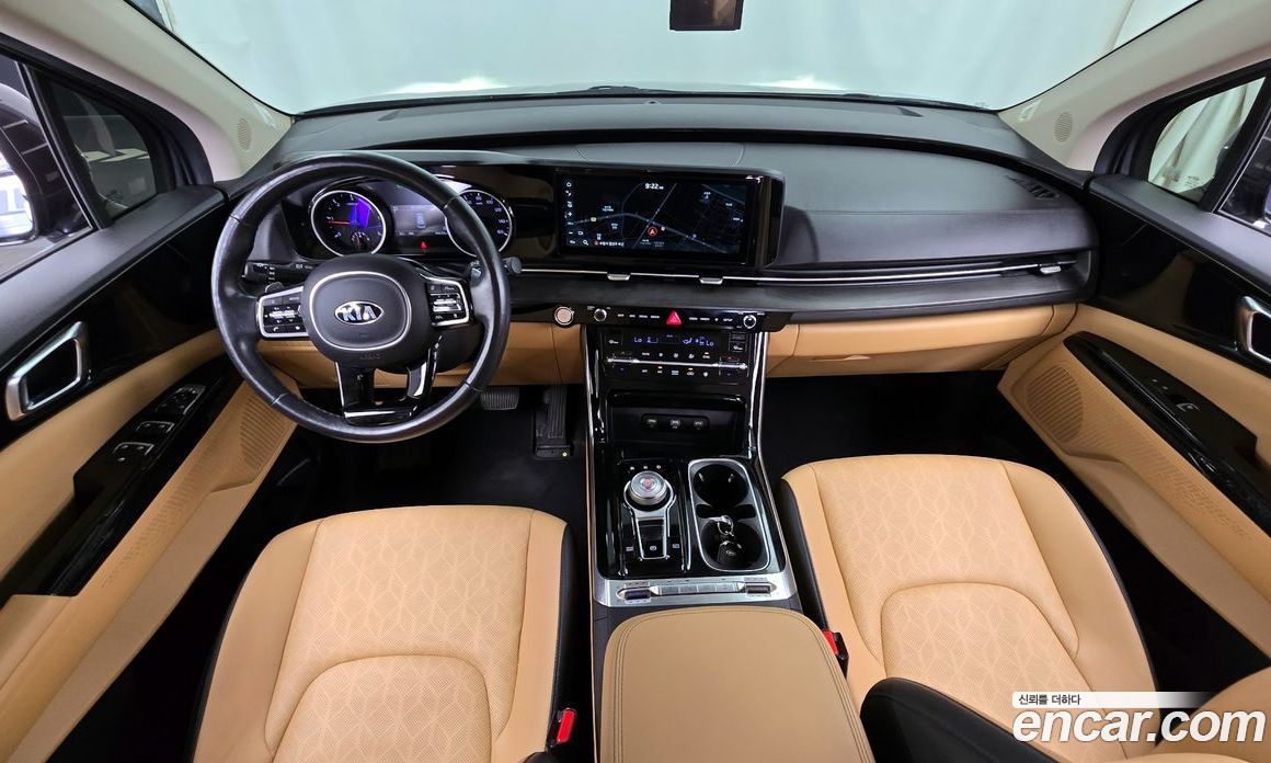 Kia Carnival 11-Seater Noblesse