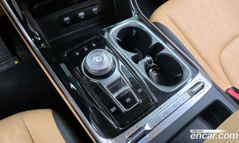 Kia Carnival 11-Seater Noblesse