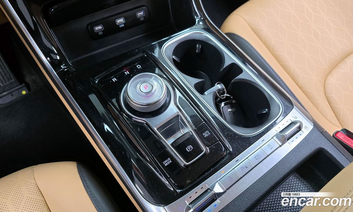 Kia Carnival 11-Seater Noblesse