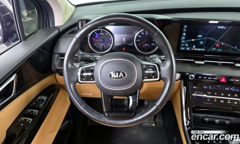 Kia Carnival 11-Seater Noblesse