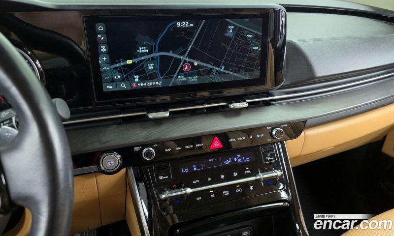 Kia Carnival 11-Seater Noblesse