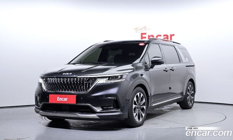 Kia Carnival 9-Seater Noblesse