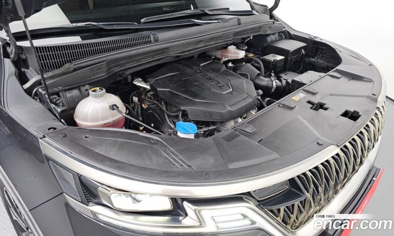 Kia Carnival 9-Seater Noblesse