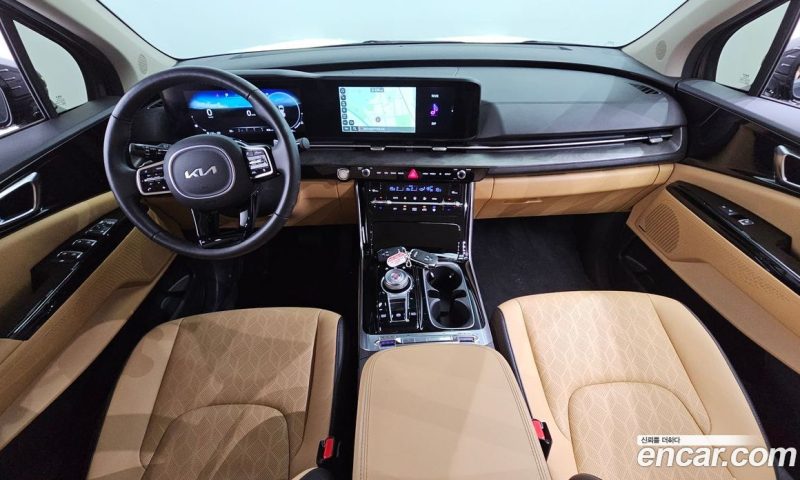 Kia Carnival 9-Seater Noblesse