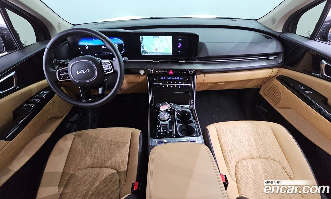Kia Carnival 9-Seater Noblesse