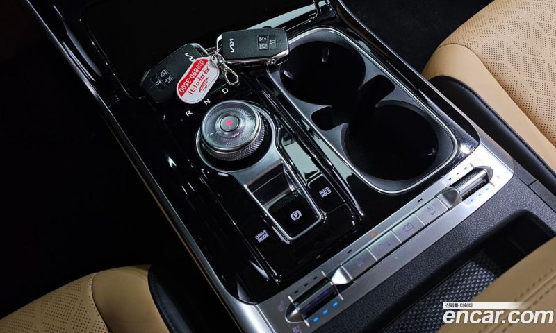 Kia Carnival 9-Seater Noblesse