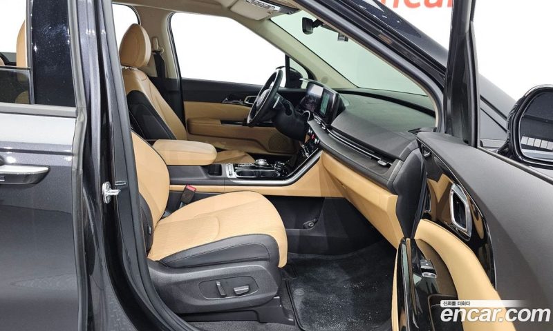 Kia Carnival 9-Seater Noblesse