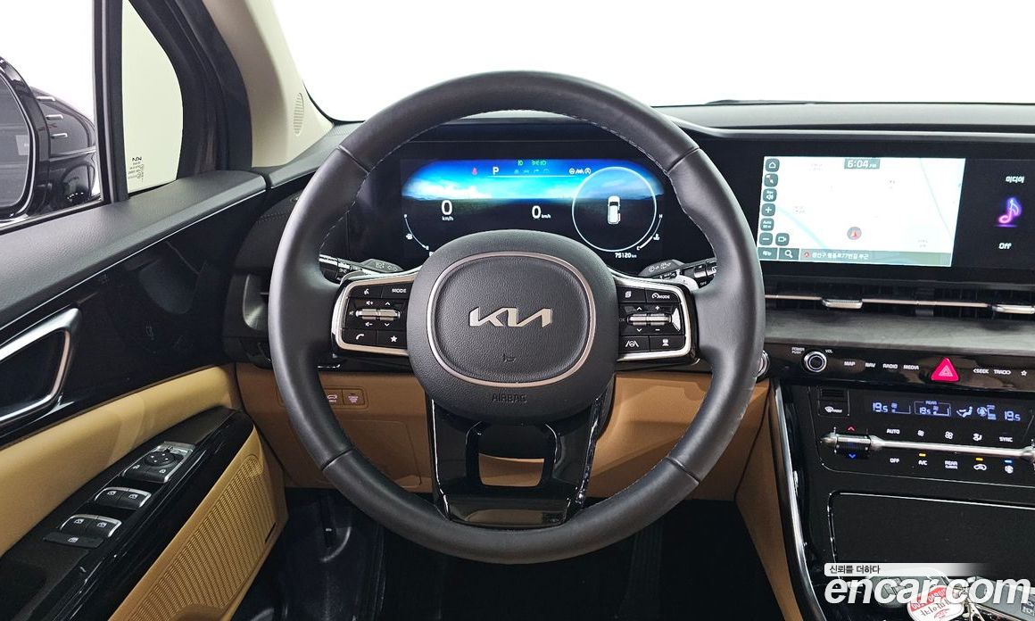 Kia Carnival 9-Seater Noblesse