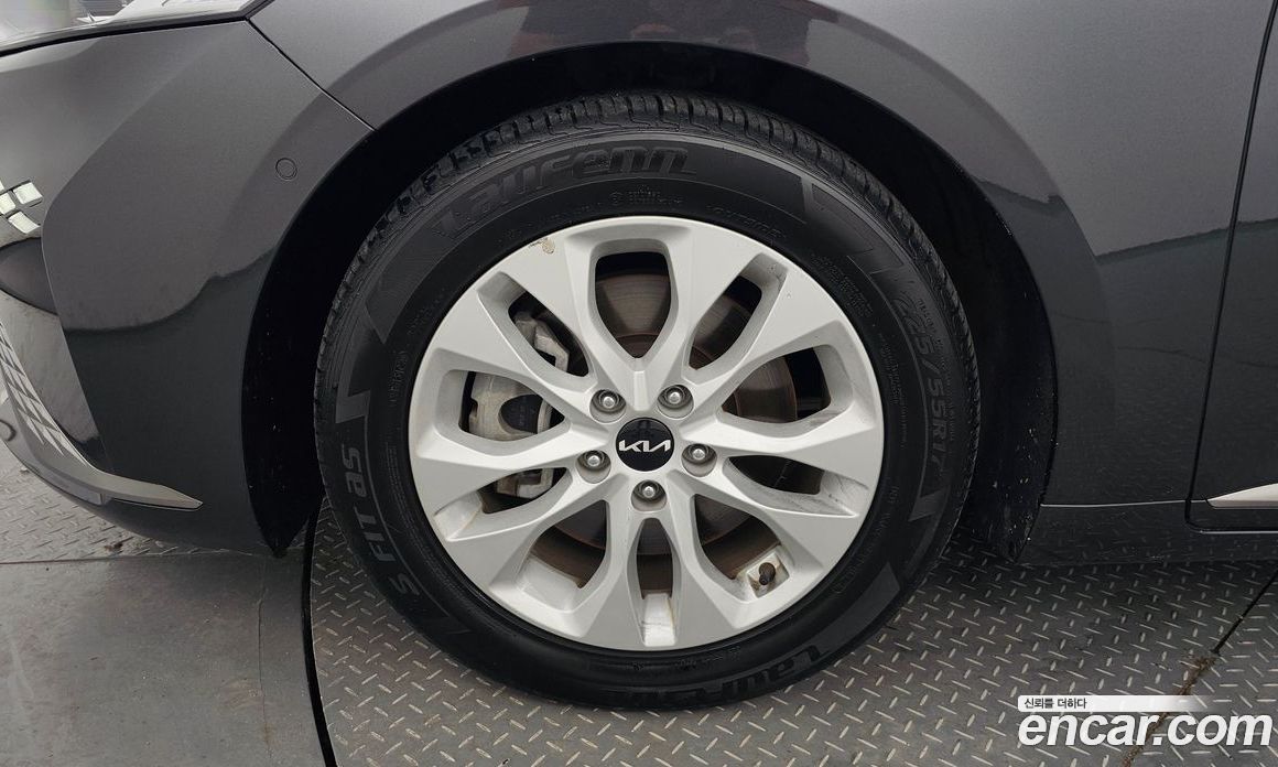 Kia K8 2.5 Gasoline 2WD