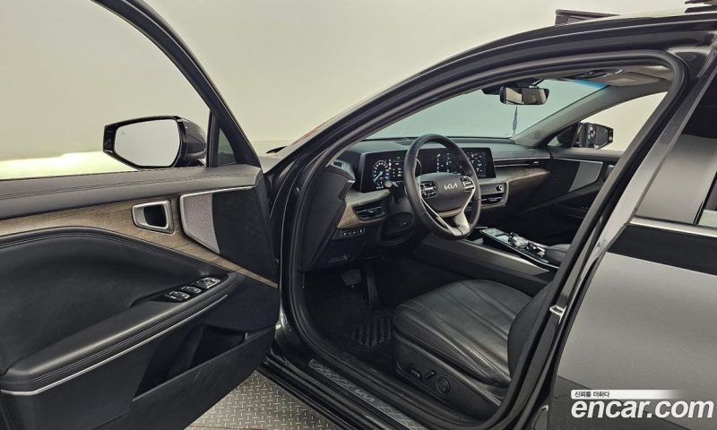 Kia K8 2.5 Gasoline 2WD